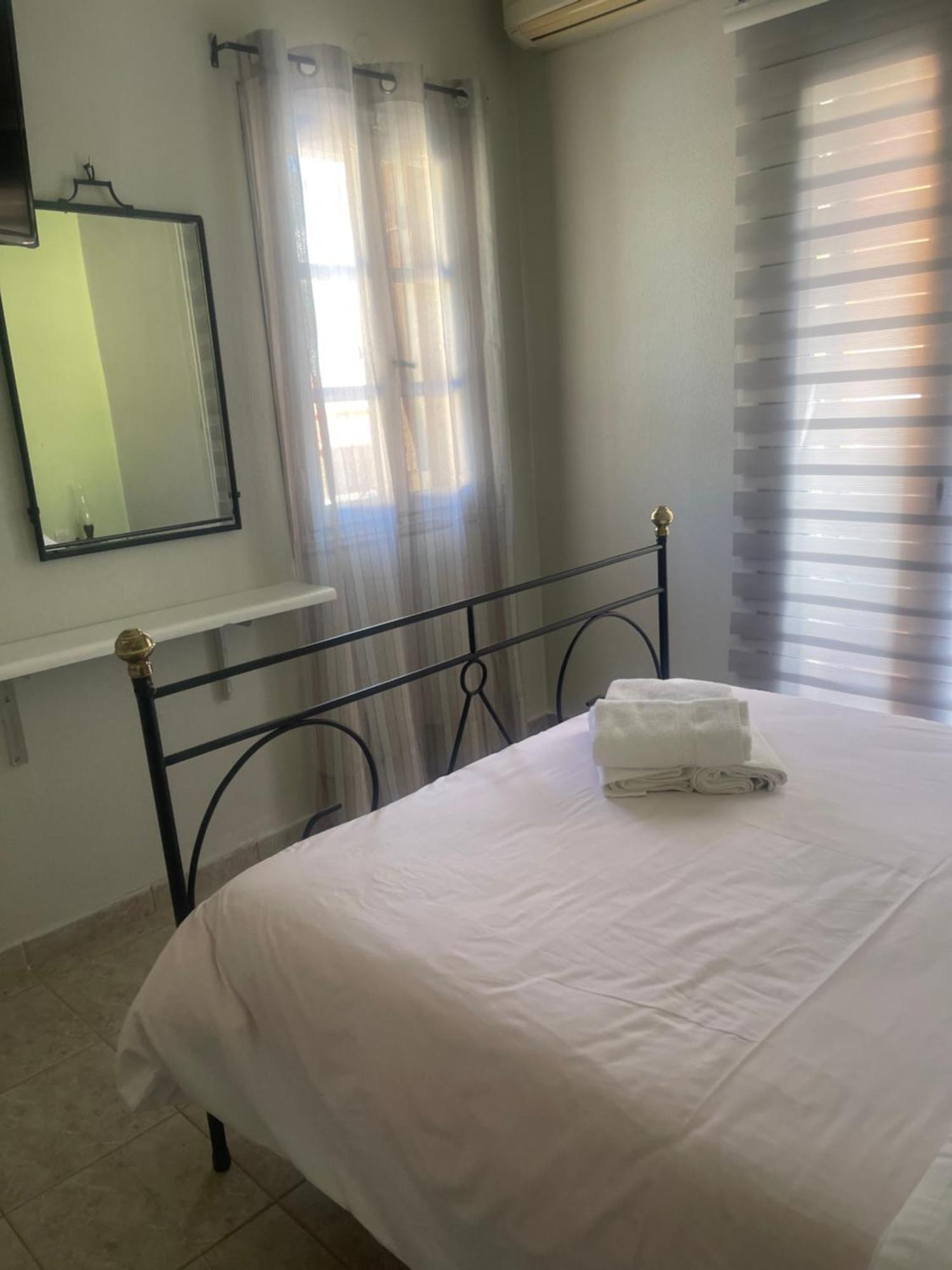 Bed and Breakfast Lithos By The Sea Néon Oítilon Exteriér fotografie