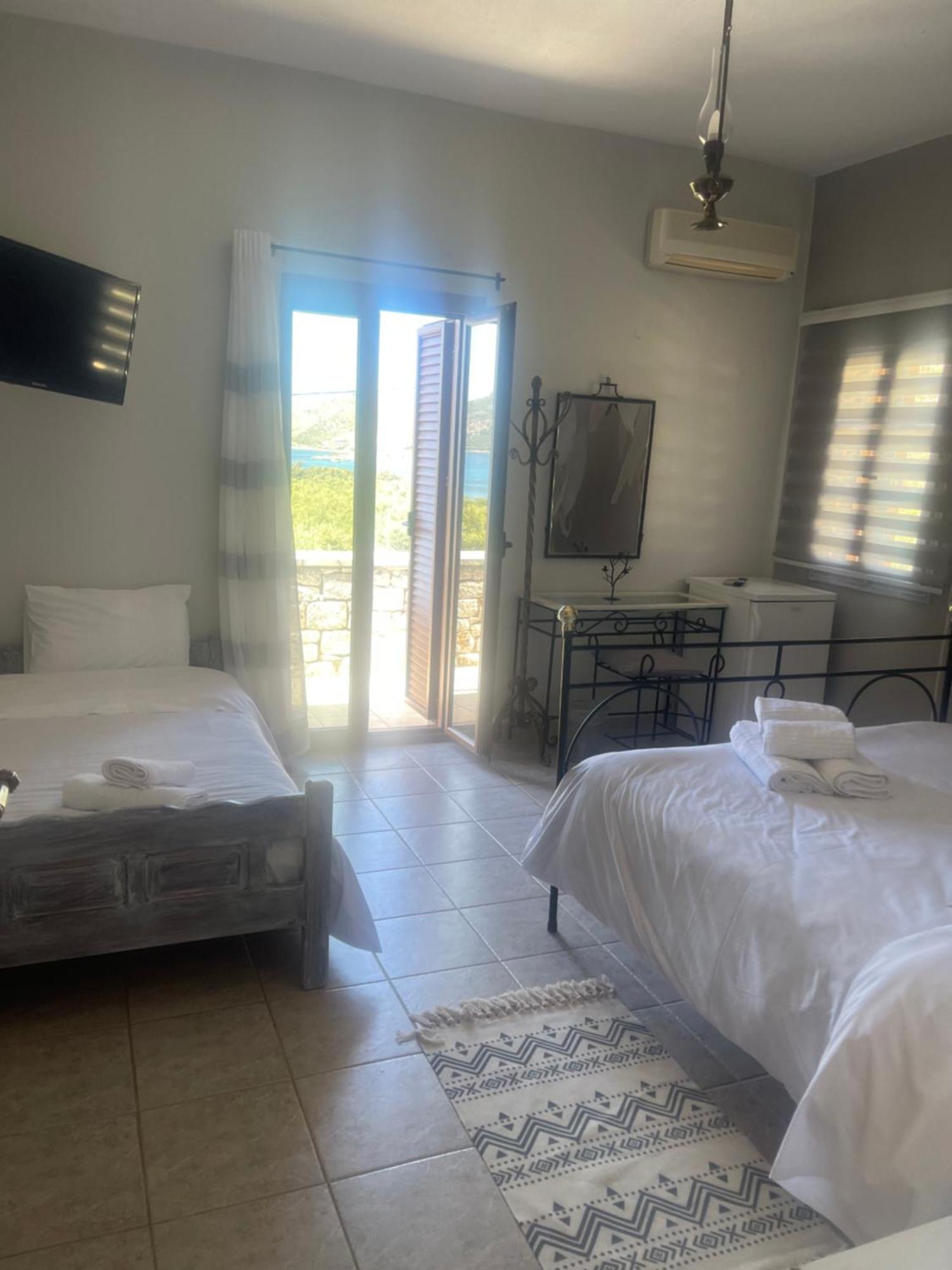 Bed and Breakfast Lithos By The Sea Néon Oítilon Exteriér fotografie