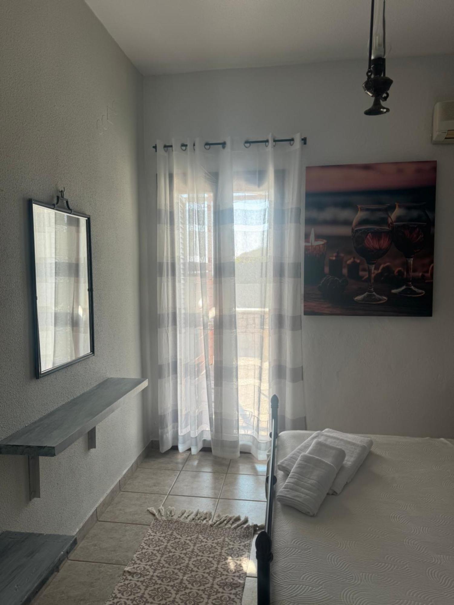 Bed and Breakfast Lithos By The Sea Néon Oítilon Exteriér fotografie